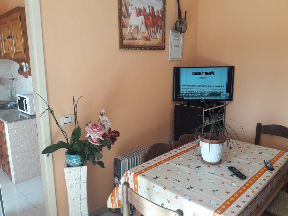 Welcome House Apartment Olbia Bagian luar foto